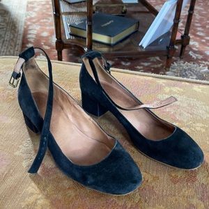 Black close toed heels from Madewell